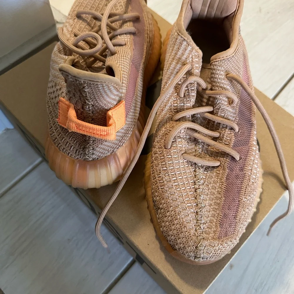 Yeezy 350 Clay